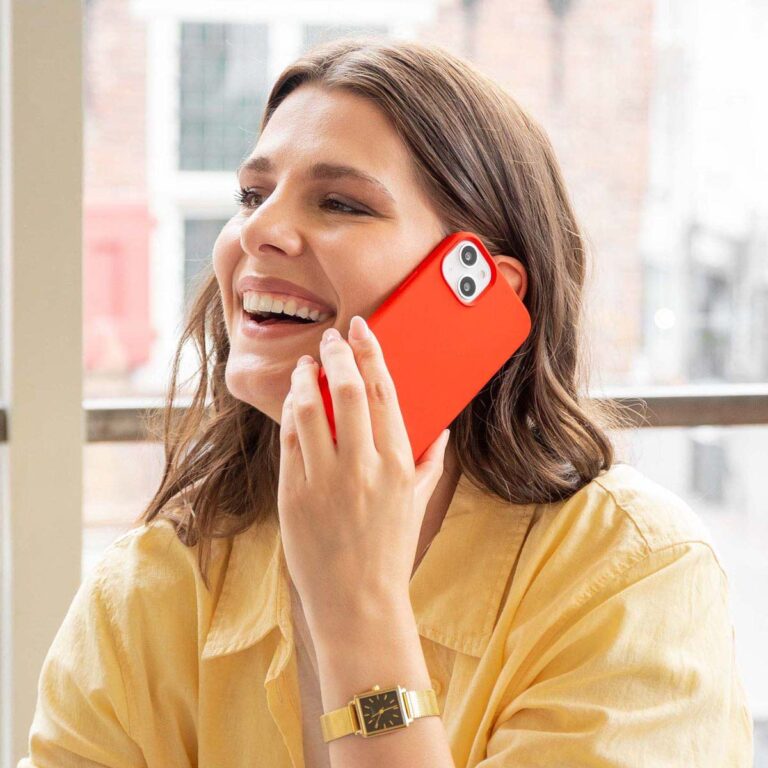 Accezz Liquid Silicone Backcover Samsung Galaxy S22 Plus - Rood - Afbeelding 8